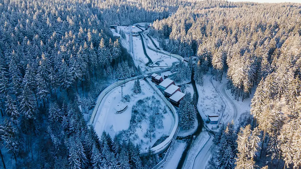 Freistaat-foerdert-internationale-Wettkaempfe-im-Altenberger-Eiskanal-Archivbild