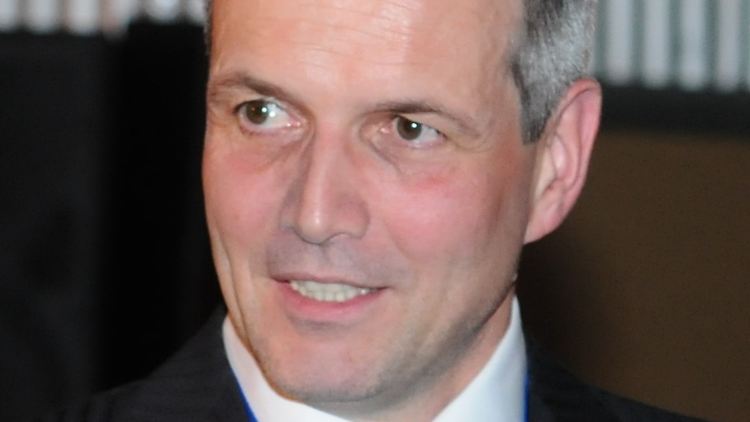 Michael Werz ist Politikwissenschaftler und Philosoph. Er arbeitet am "Center for American Progress", einem liberalen, demokratennahen Think Tank in Washington. Dort befasst er sich vor allem mit Themen der Nationalen Sicherheit, unter anderem mit Migration. Werz ist Senior Fellow 2021 bei der Stiftung Mercator.