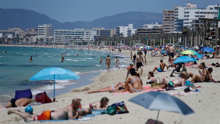 Der Strand von Arenal. Bislang sind in Spanien nur einzelne Regionen wie Andalusien und das Baskenland Risikogebiete.