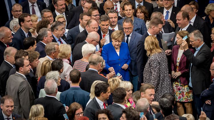 Angela Merkel löste die Abstimmung über die Ehe aus, allerdings eher unfreiwillig. Der SPD warf sie ein "überfallartiges Verfahren" vor.