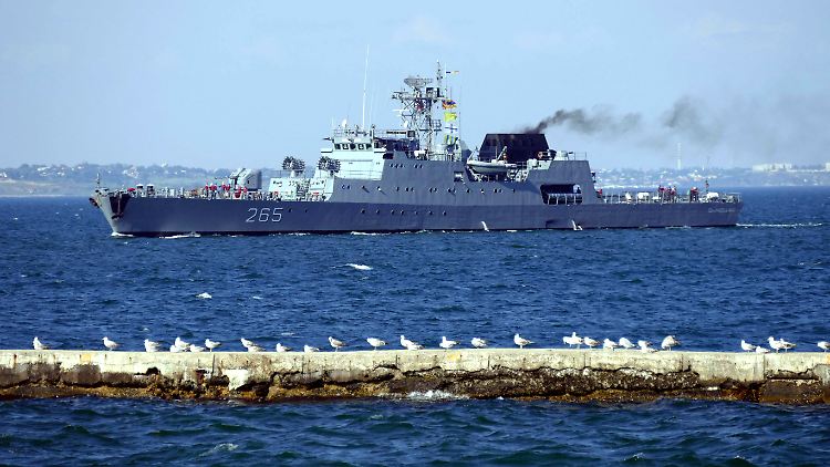 Etwa 30 Kriegsschiffe von NATO-Mitgliedern führen derzeit das Manöver "Sea Breeze" im Schwarzen Meer durch.