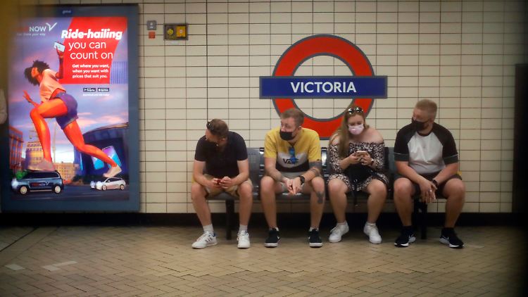 Die Inzidenzen steigen in Großbritannien vor allem bei Jugendlichen und jungen Erwachsenen.