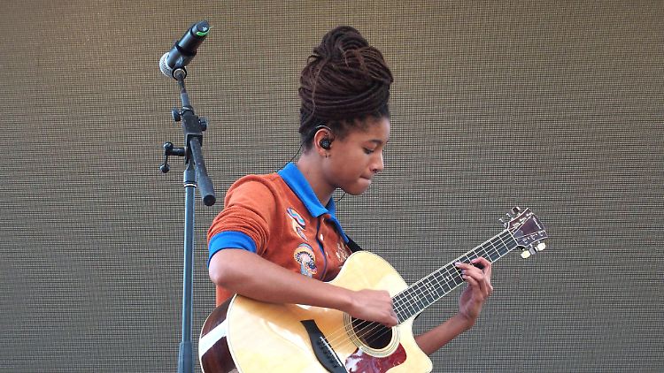 Dreadlocks trägt Willow Smith schon länger nicht mehr.