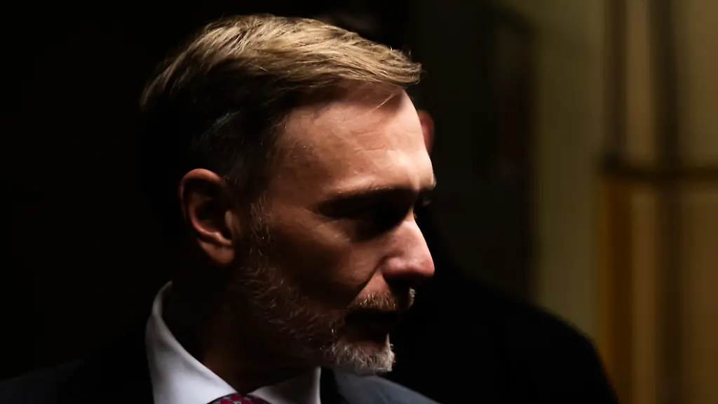 64e6eaf5f149112753cf87f6a3cb92f2