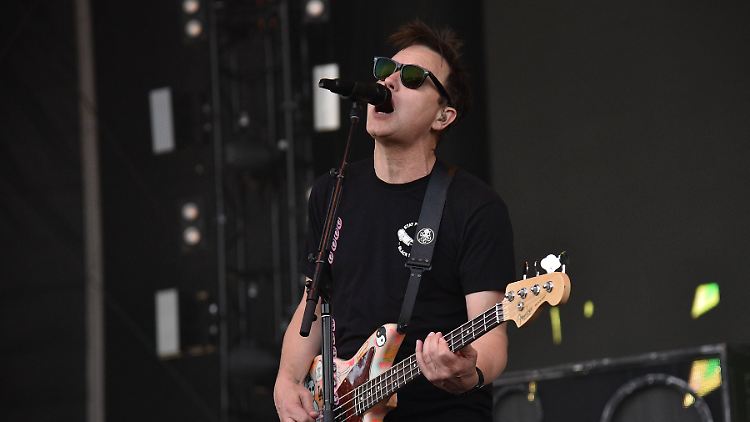 Mark Hoppus ist Bassist, Sänger und Songschreiber bei Blink-182.