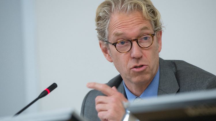 "Der Staat sollte die Beschränkungen nun sukzessive zurückfahren": KBV-Chef Gassen verlangt Freiheitsrechte zurück.