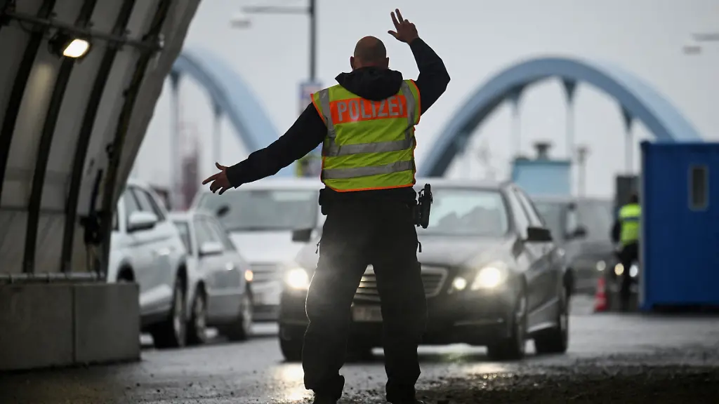 2024-09-16T131830Z-1949356379-RC2I1AAIHUIF-RTRMADP-3-MIGRATION-EUROPE-GERMANY