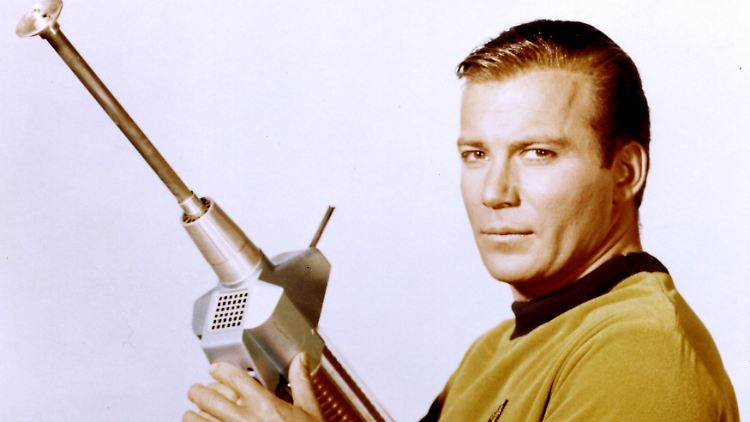 Kämpft fortan auf der Seite von RT: Captain Kirk (William Shatner).