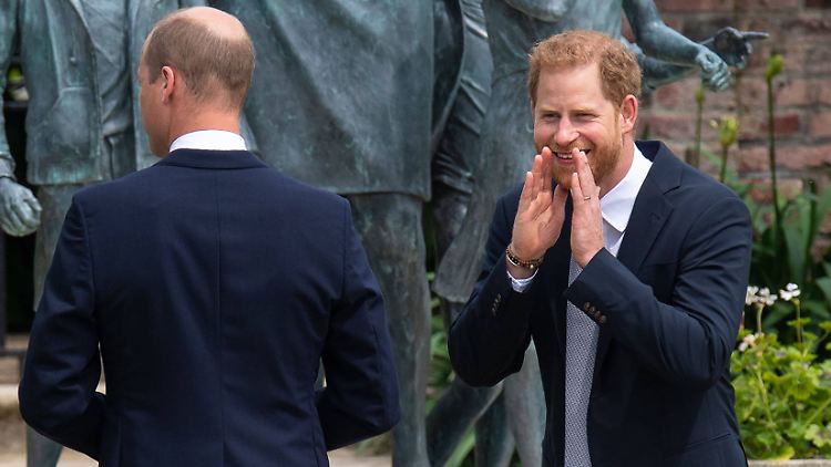 Alles nur Fassade? Das Eis zwischen Prinz Harry (r.) und Prinz William soll noch nicht wieder gebrochen sein.