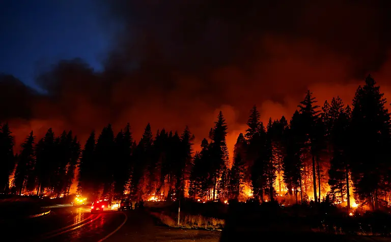 2024-07-29T062729Z-2129213655-RC2S49AJWSPI-RTRMADP-3-USA-WILDFIRES