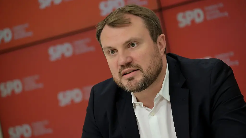 Brandenburgs-SPD-Landtagsfraktionschef-Daniel-Keller-ist-im-Gespraech-fuer-den-Posten-des-Wirtschaftsministers-in-der-Regierung-mit-dem-BSW