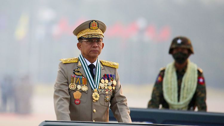 General Min Aung Hlaing wird 65 - für seine Gegner ein Tag des Protests.