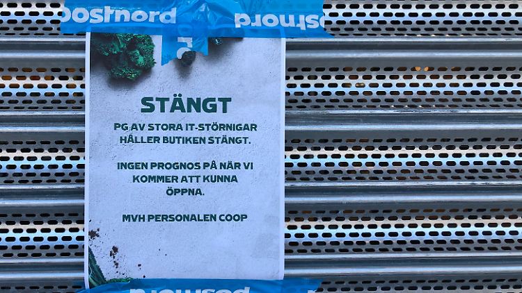 Konkrete Auswirkungen hatte der Hackerangriff in Schweden: Die Supermarktkette Coop musste hier Hunderte Filialen schließen.