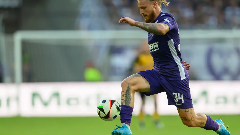 Marvin-Stefaniak-vom-FC-Erzgeburge-Aue-wurde-fuer-drei-Spiele-gesperrt