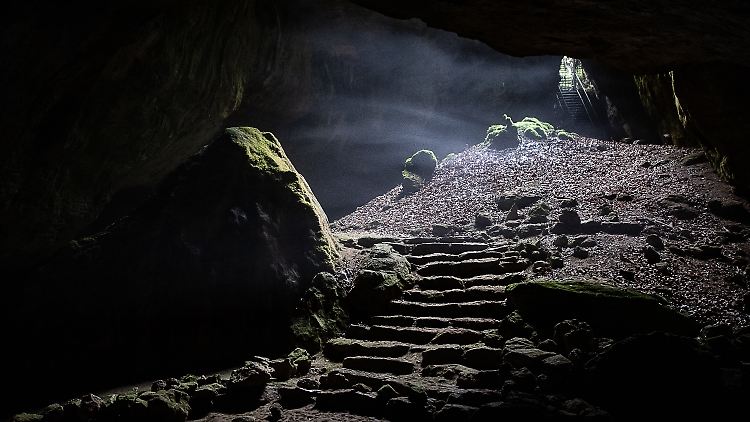 Die Einhornhöhle bei Scharzfeld gilt als wichtiger Fundplatz für die Erforschung des Neandertalers im Norden.