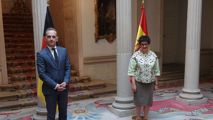 Maas ist derzeit zu Besuch in Spaniens Hauptstadt Madrid. Dort traf er sich auch mit der spanischen Außenministerin Arancha González Laya.