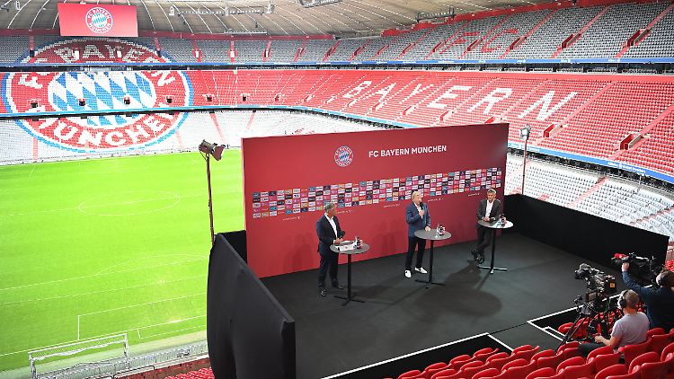 "Die größte Herausforderung jetzt gerade ist: Die Zuschauer zurück in die Stadien bringen", sagt Kahn.