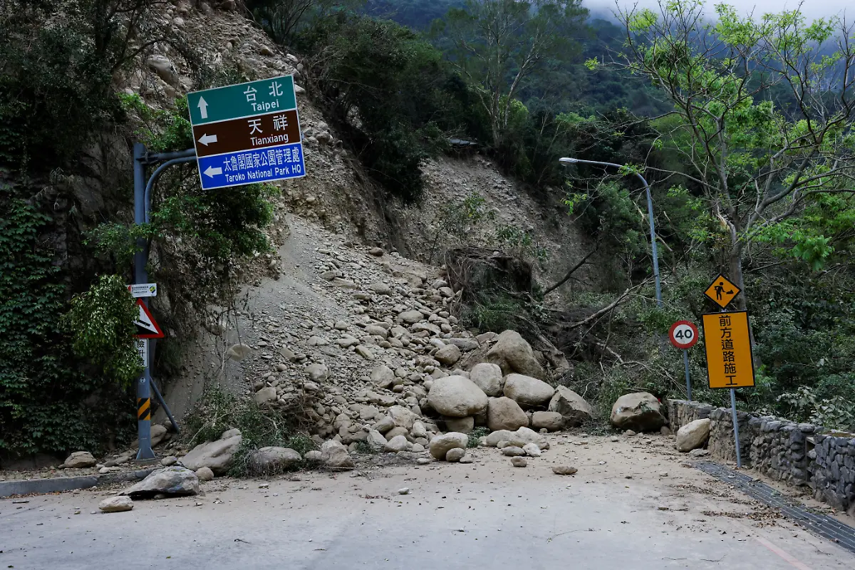 2024-04-05T031423Z-697088505-RC2307AGVV9W-RTRMADP-3-QUAKE-TAIWAN