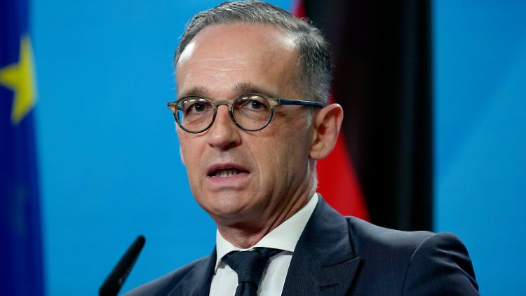 Außenminister Maas spricht sich für die Aufhebung aller Corona-Maßnahmen aus. 