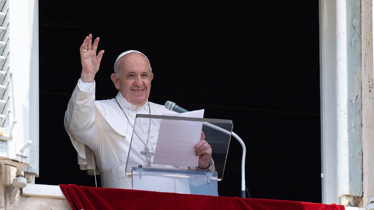 Ist nun um ein Stück seines Dickdarms leichter: Papst Franziskus.