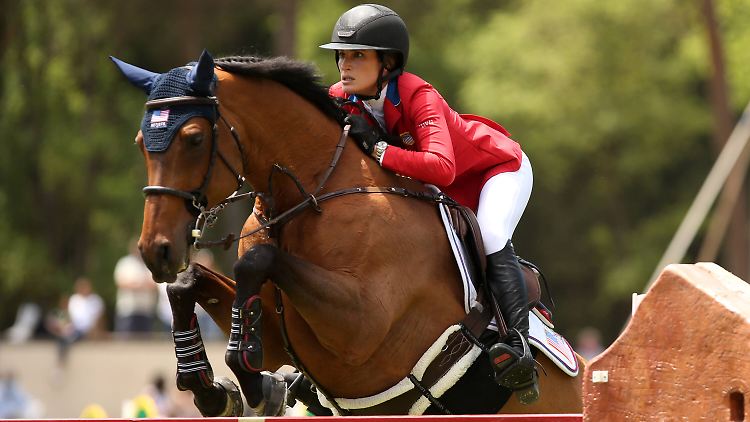 Wenn Jessica Springsteen hoch zu Ross unterwegs ist, sieht das so aus.