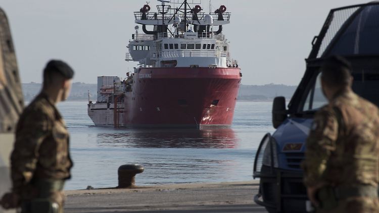 In ihrem zurückliegenden Einsatz retteten die Helfer der "Ocean VIking" Hunderte Menschen. 