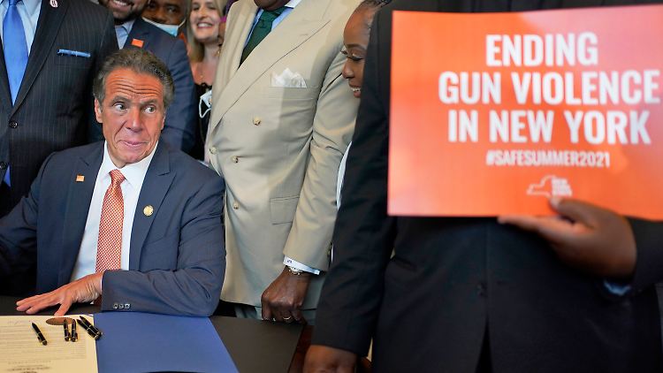 Mit einer breit angelegten Kampagne will Cuomo die Waffengewalt bekämpfen.