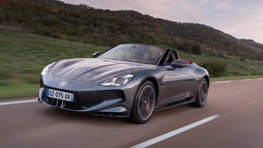 2024-11-25-mg-motor-mg-cyberster-0103