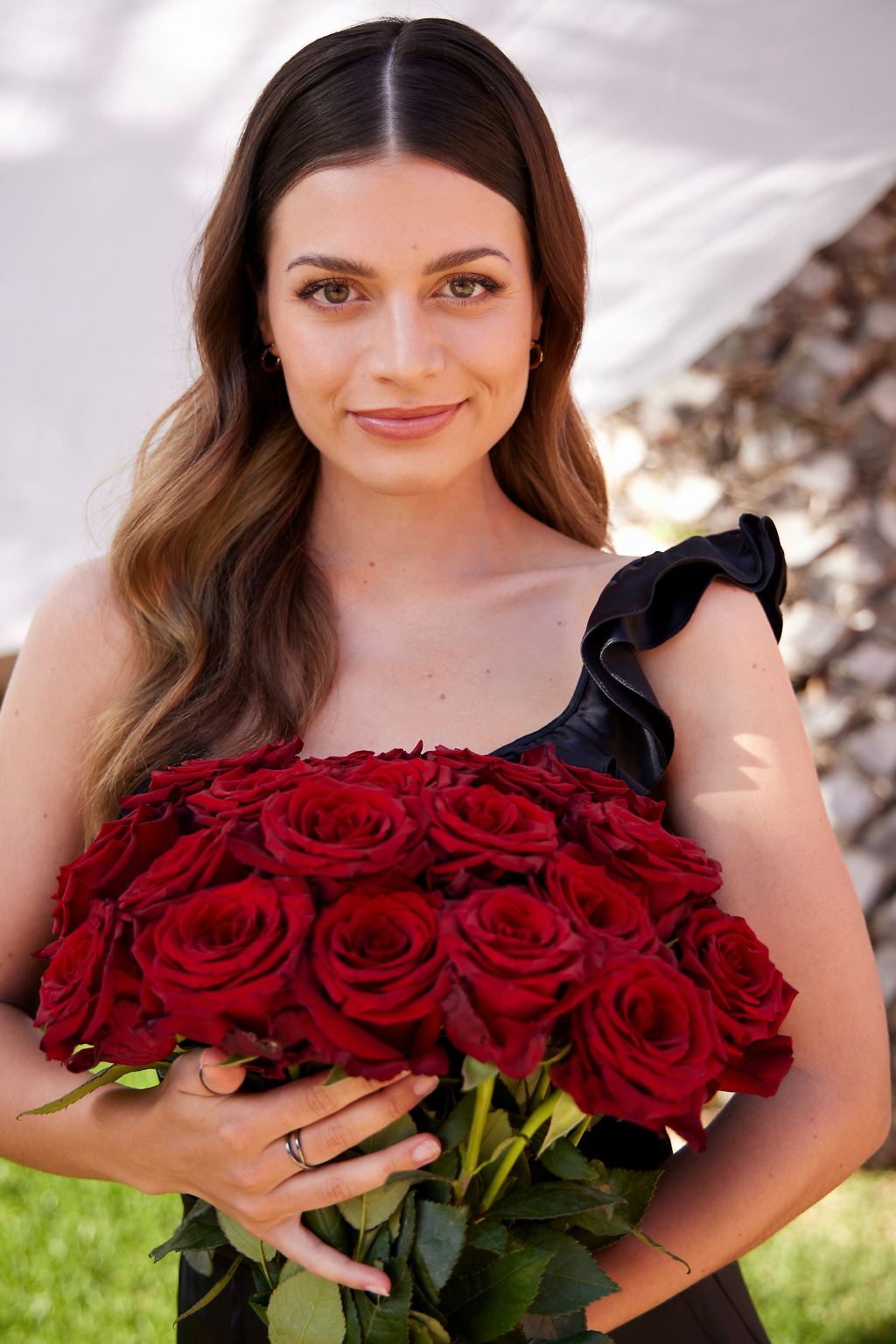 20 Rosen hat die "Bachelorette" mitgebracht. Aber wir wissen doch: Am Ende ...