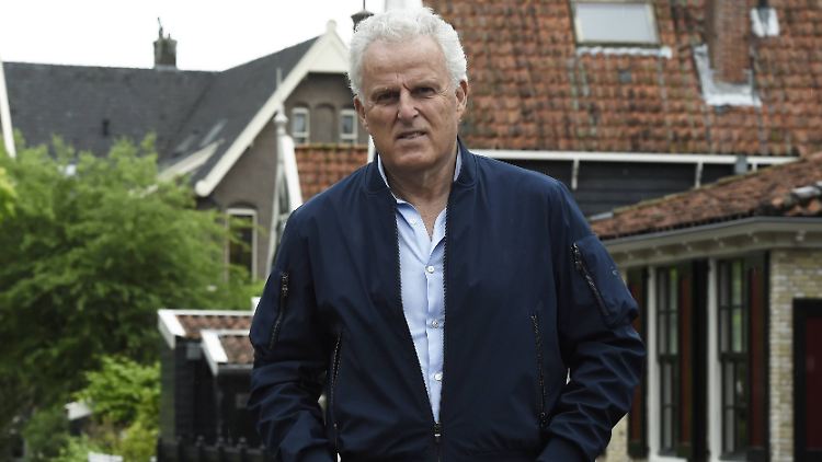 Der international bekannte Kriminalreporter Peter R. de Vries wurde am Dienstagabend niedergeschossen und lebensgefährlich verletzt.
