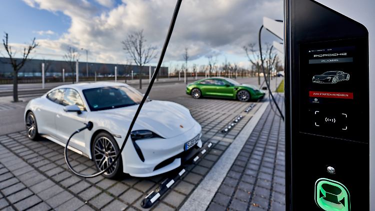 Der Porsche Taycan zählt zu den schnellsten Ladern auf dem Markt.