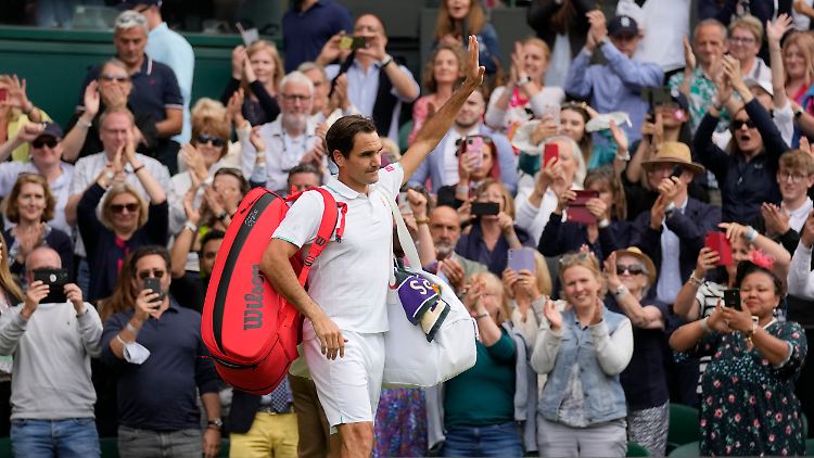 Roger Federer verlässt den Centre Court von Wimbledon - zum letzten Mal?
