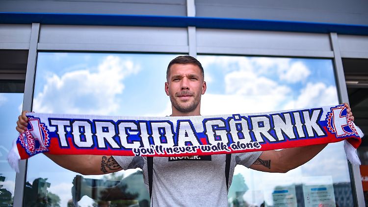 Nur drei Kilometer von seinem Geburtsort entfernt kickt Podolski jetzt.