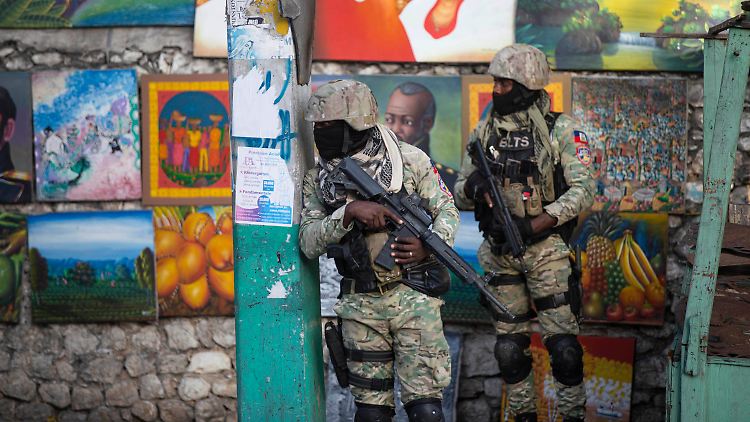 Soldaten patrouillieren in Port-au-Prince: Der Präsidenten-Mord sorgt in Haitis Hauptstadt für Unruhe.