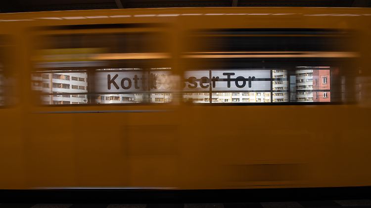 Die zwei Männer waren am Berliner U-Bahnhof Kottbusser Tor in Streit geraten (Archivbild).