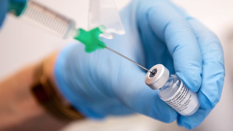 Die Vakzine von Astrazeneva und Biontech/Pfizer entfalten im Labor erst nach der zweiten Dosis volle Wirksamkeit gegen Delta. 