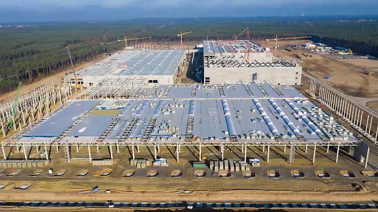 Bauen ohne Genehmigung - kein Einzelfall bei Tesla in Grünheide.