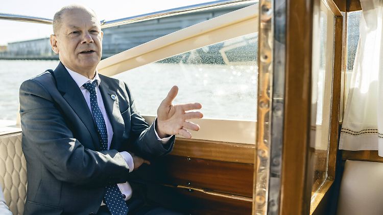 "Das haben ja viele nicht geglaubt, dass es was wird. Jetzt sind wir an der Ziellinie", sagte Bundesfinanzminister Scholz kurz vor seiner Ankunft in Venedig.