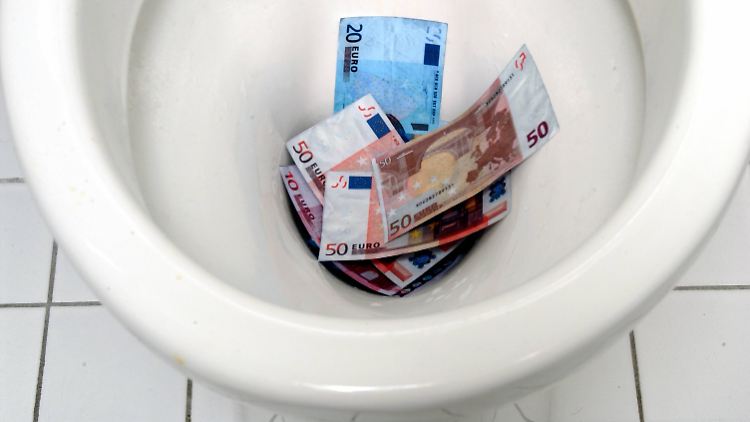 Einfach weg: Durch Inflation wird Geld entwertet.