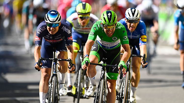 Cavendish im Grünen Trikot war am Ende wieder einmal der Schnellste.