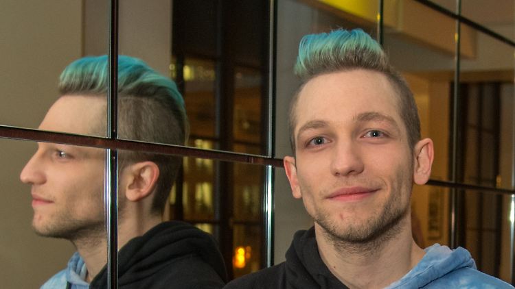 "Ich hatte Angst, gleich würde etwas Schlimmes passieren", beschreibt Rezo seine Panikattacken.