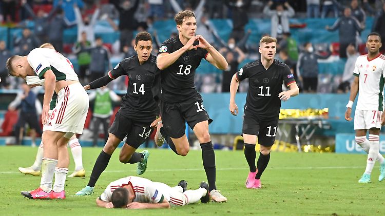 Goretzka jubelt mit Herz nach seinem Tor zum 2:2 gegen Ungarn in der Gruppenphase bei der EM 2021.