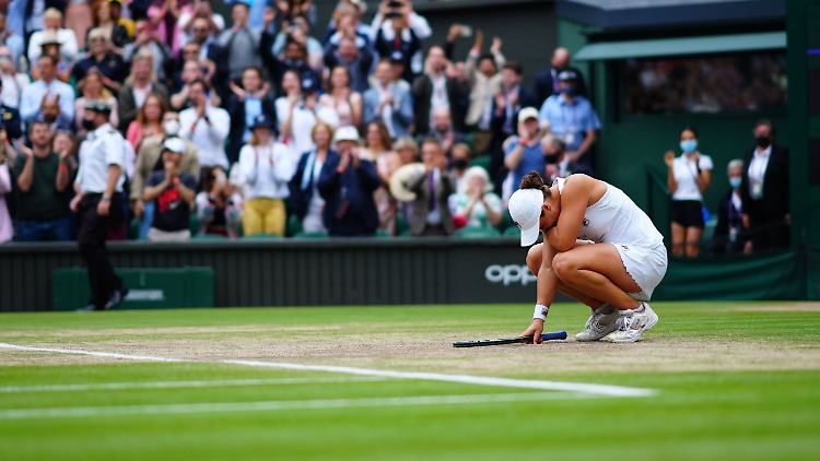 Tränen der Freude: Ash Barty gewinnt in Wimbledon.