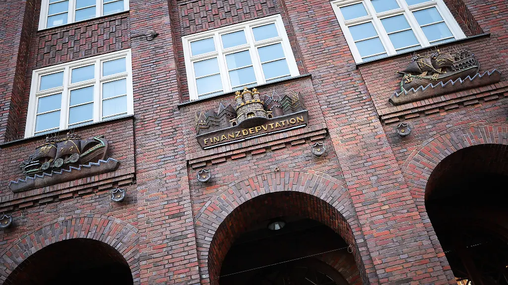 Die-Finanzbehoerde-teilte-mit-dass-der-Senat-Gebuehrenerhoehungen-beschlossen-habe