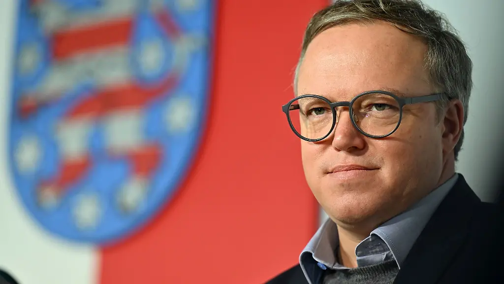 Der-Thueringer-CDU-Politiker-Mario-Voigt-will-Ministerpraesident-werden-Eine-Wahl-im-Landtag-ist-fuer-den-12-Dezember-geplant