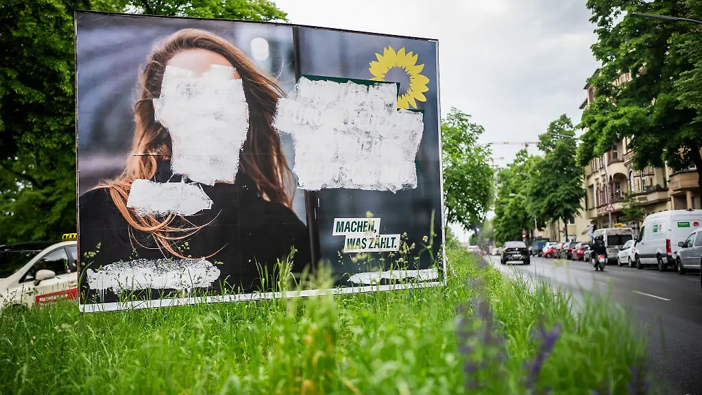 Viele-Straftaten-gegen-Wahlhelfer-Plakate-und-Staende-zu-den-Kommunal-Europa-und-Landtagswahlen