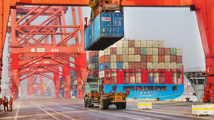 Laut Zollbehörde legten die Exporte im Vorjahresvergleich um 32,2 Prozent auf 281 Milliarden Dollar zu.