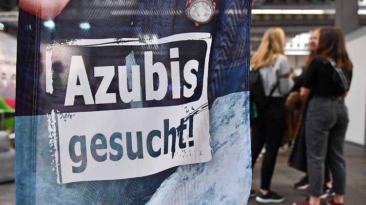Die tarifliche Bezahlung ist für angehende Azubis sicherlich ein Auswahlkriterium.