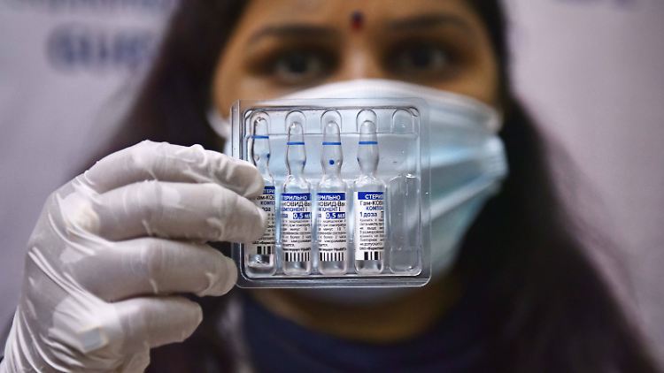 Das indische Serum Institute soll ab September millionenfach Sputnik V für Russland herstellen.