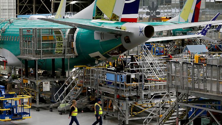 2021-05-25T000000Z_797774994_RC2VMN9BDYYK_RTRMADP_3_BOEING-737MAX-SMBC.JPG